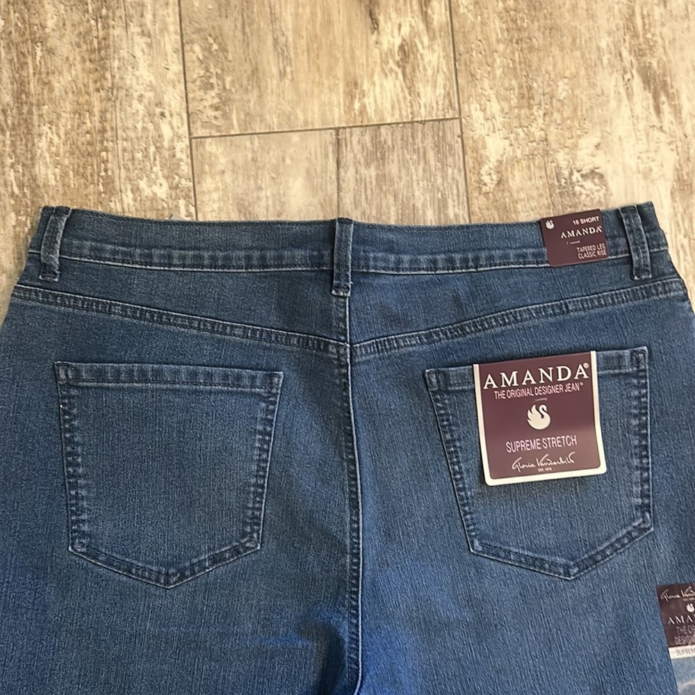 Gloria Vanderbilt Classic Amanda Tapered Jean - Picture 7 of 12
